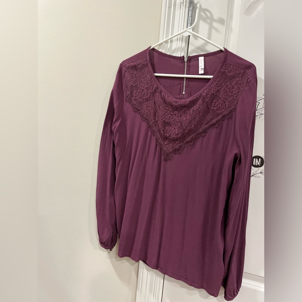 Maroon long sleeve gauzy top Size XL with short zipper on back